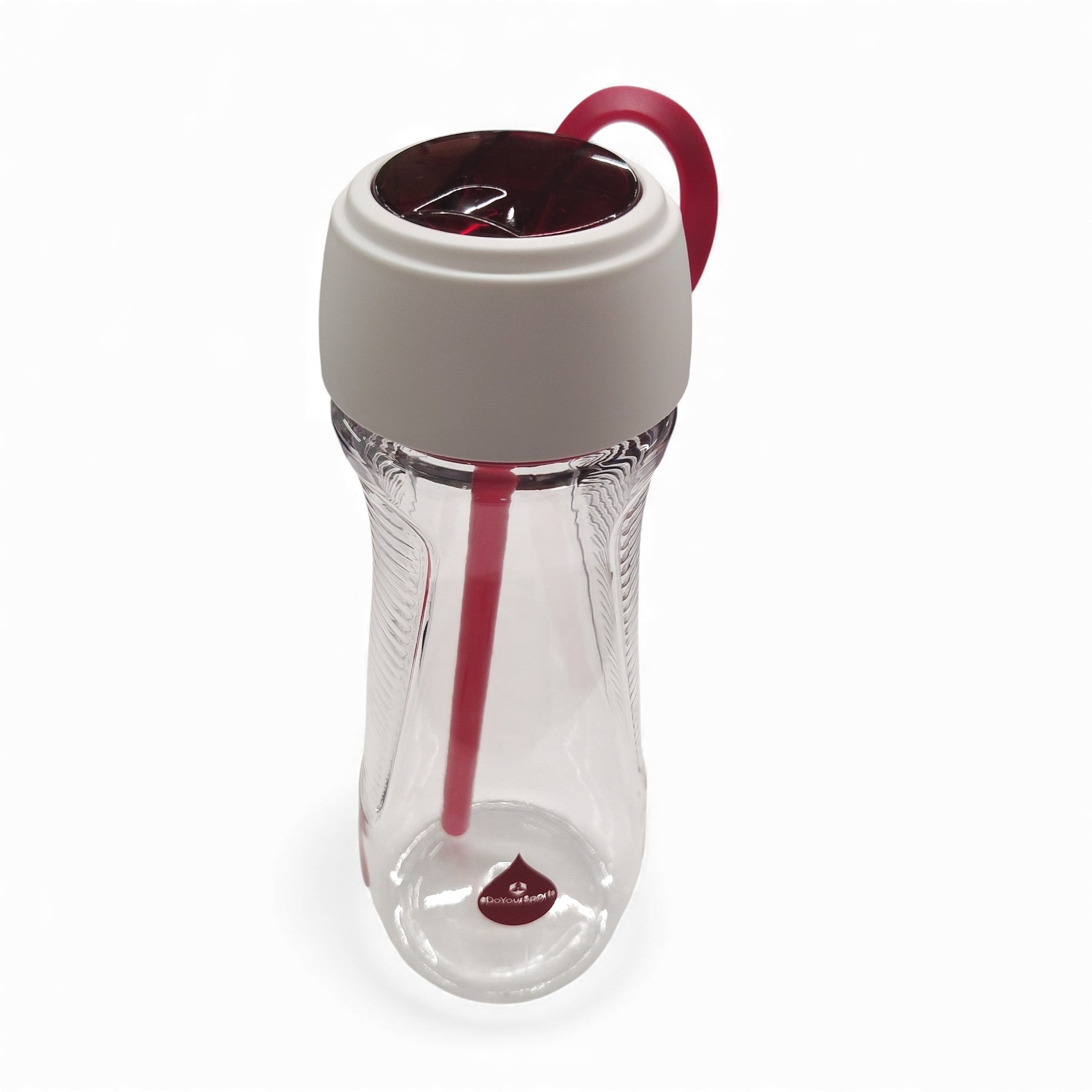 Die DrinkUp Trinkflasche 850 ml von #DoYourSports, hergestellt aus BPA-freiem Tritan und spülmaschinengeeignet, hat einen klaren Korpus, einen weiß-dunkelroten Deckel mit roter Trageschlaufe und einen rosa Strohhalm im Inneren; abgebildet auf einem schlichten weißen Hintergrund.