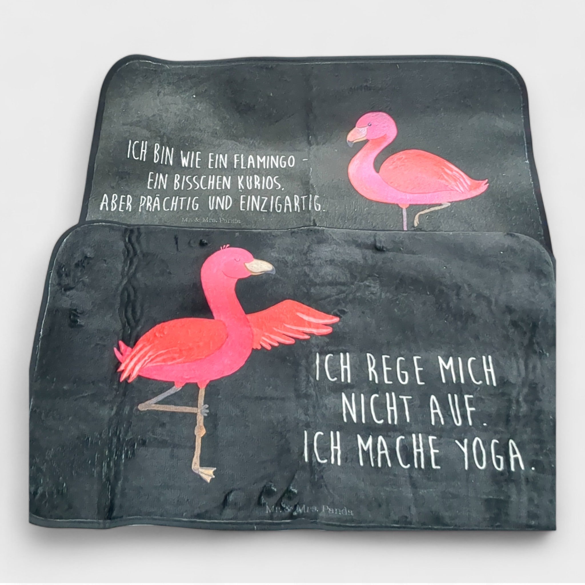 Badvorleger Set Flamingo Yoga Badezimmerteppich Badteppich von Mr. & Mrs. Panda // B Ware bei Retourify e. K.