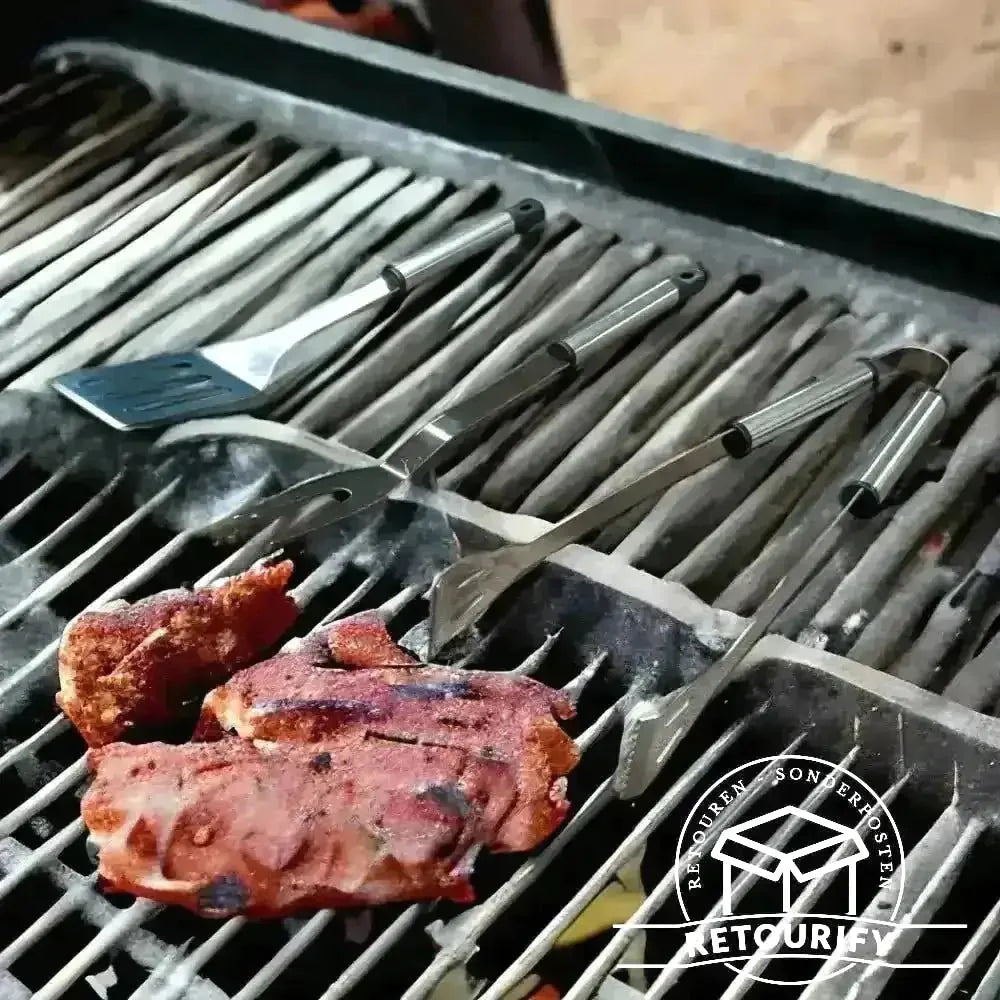 Grillbestecke Grillbesteck - Set Emil Lux / Edelstahl / robust / B - Ware steht im Laden von Retourify