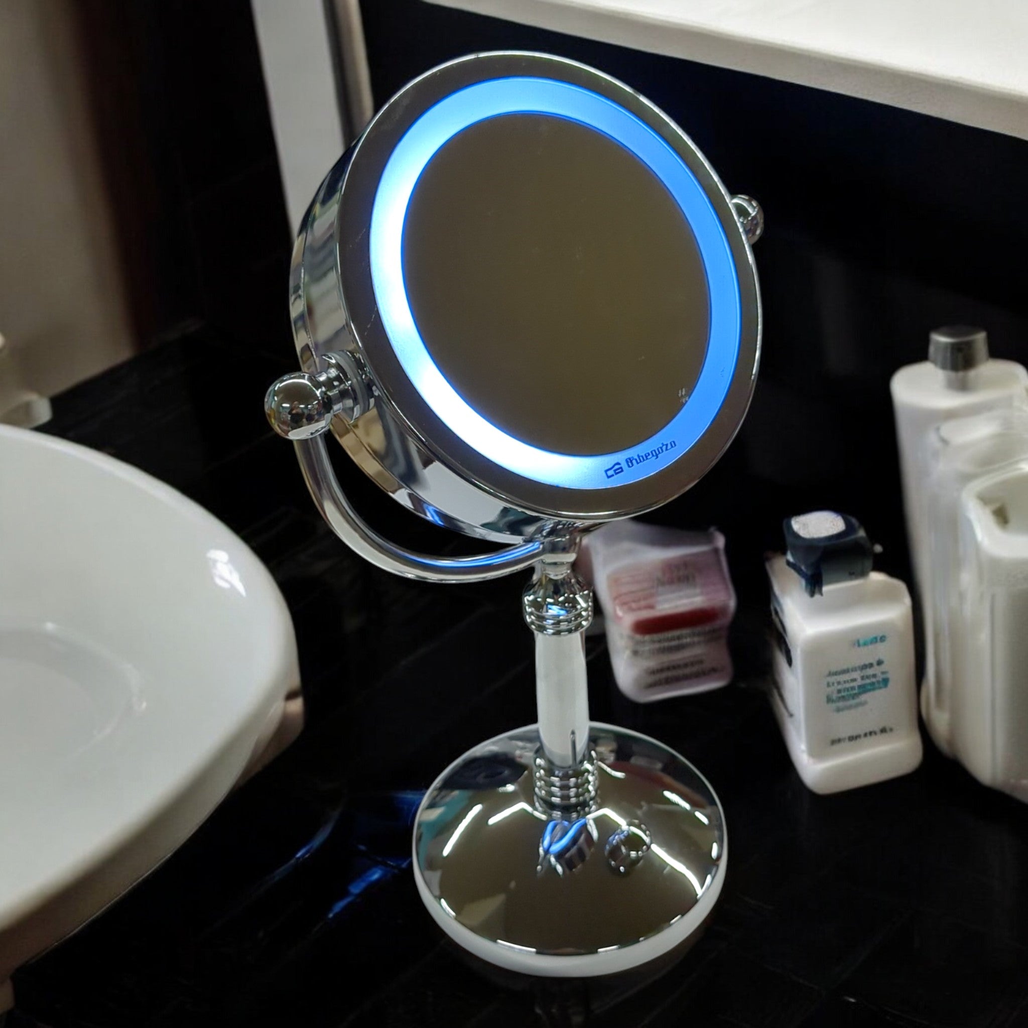 Orbegozo Schminkspiegel / normale und 5 - fache Vergößerung - LED Licht // Neuware bei Retourify e. K.