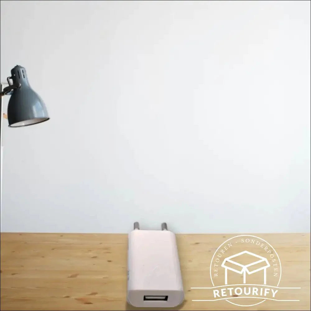 Ladegeräte USB Ladegerät Netzteil Stecker, 5V/1A Slim USB Netzstecker Steckdosenadapter schwarz oder weiß // Neuware! steht im Laden von Retourify