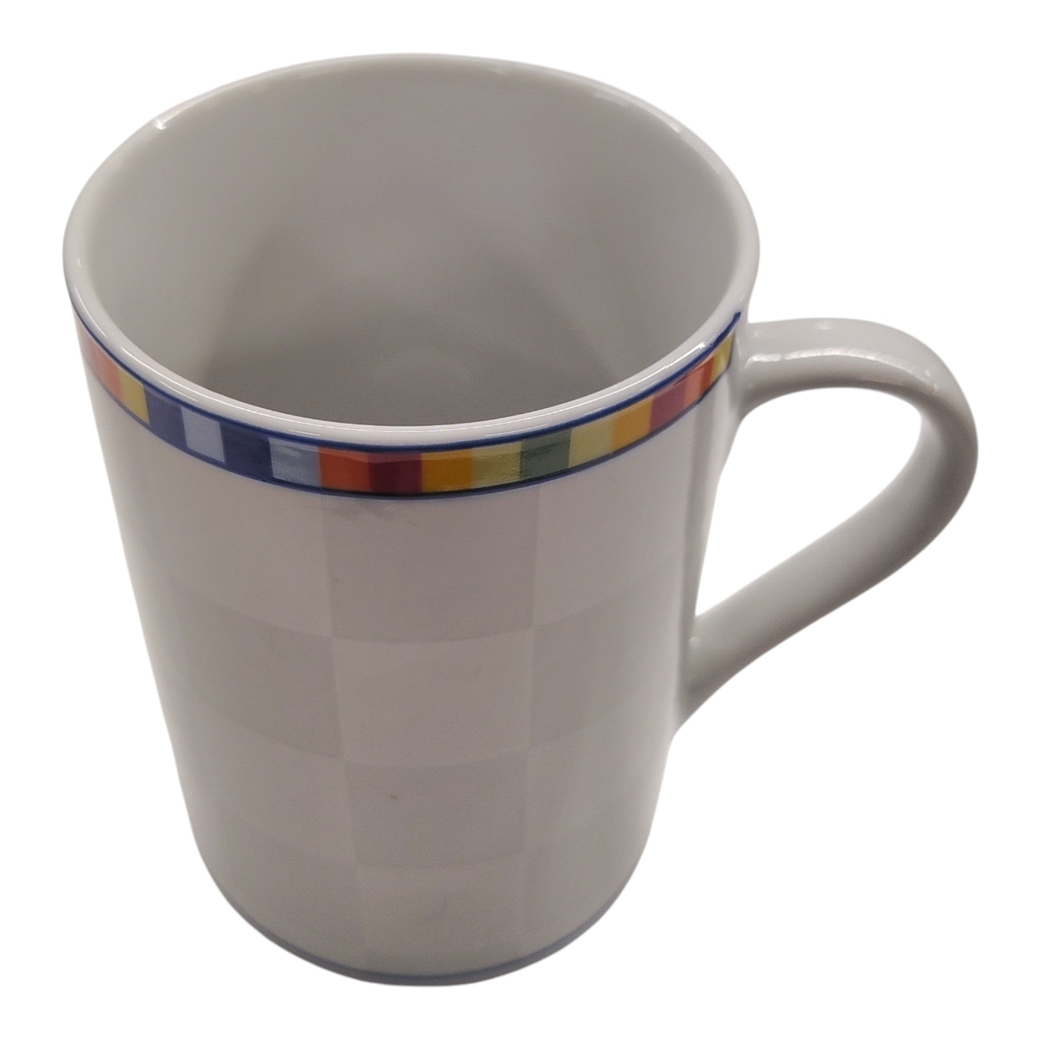 Venezia Kaffeebecher 6er Set, 300 ml - Neuwareware mit weißer Oberfläche und buntem Quadratmuster am oberen Rand, attraktiver Sonderposten im besten Zustand.