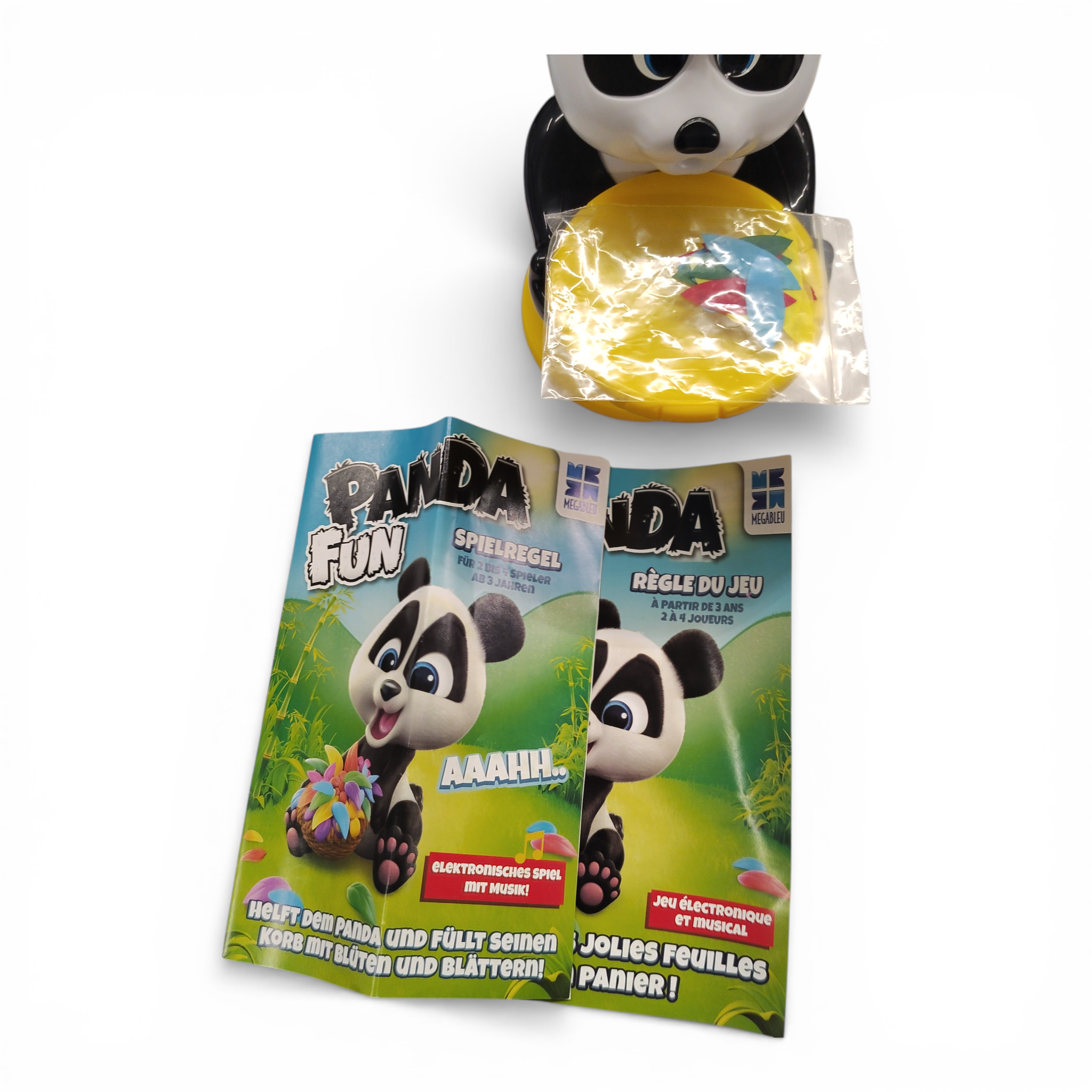 Megableu - PANDA Fun Tischspiel für Kinder ab 3 Jahren | B-Ware | Interaktiver Panda mit Spielregeln in Deutsch und Französisch, geprüfte B-Ware in attraktivem Sonderposten-Zustand. Nachhaltige Deals für clevere Käufer: voll funktionsfähige Einzelstücke, B-Ware und Sonderposten stark reduziert.