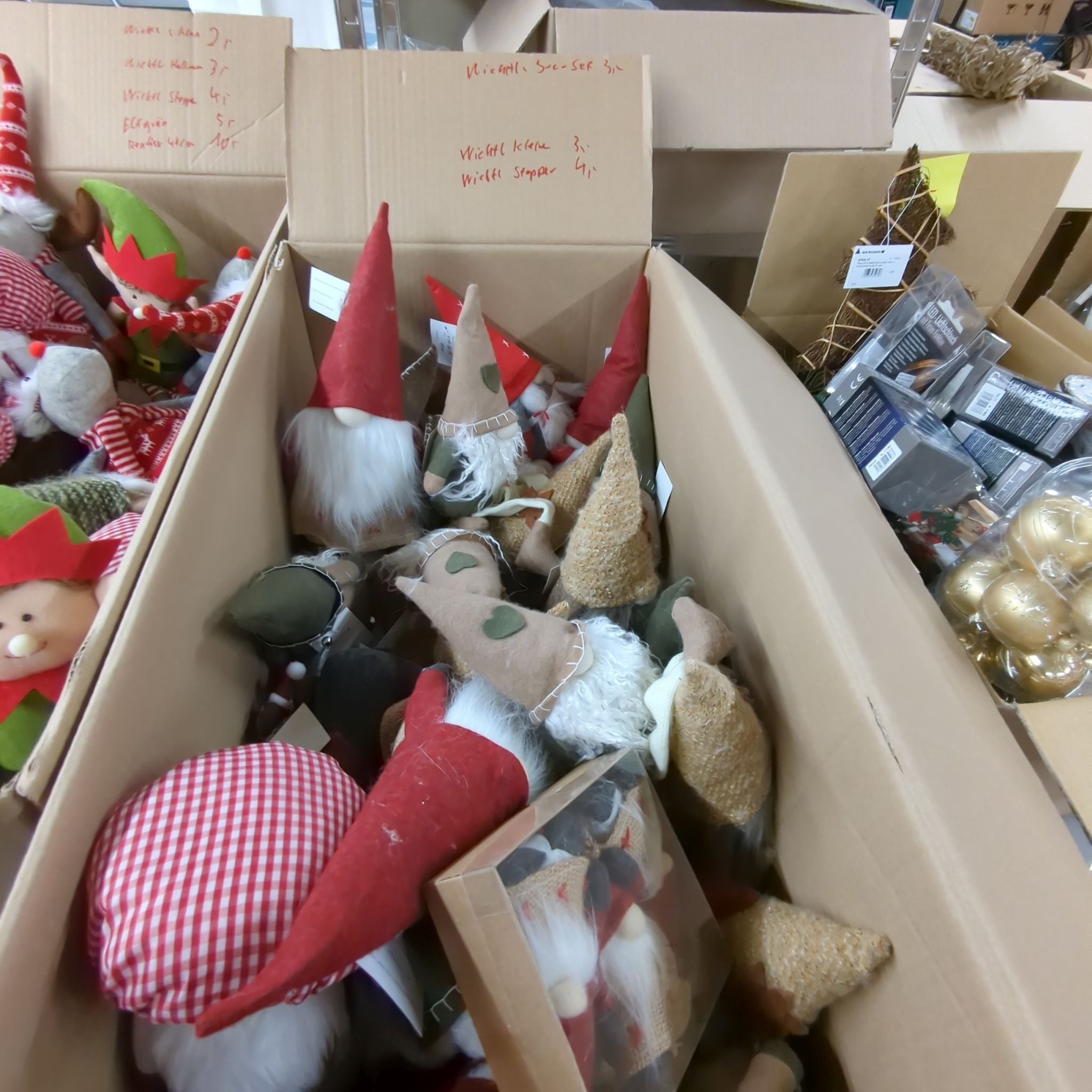 B Ware Weihnachsdeko Mysterybox Mischboxen Set 10 € bis 69 € Sets // Neuware und sehr gute B Ware! bei Retourify e. K.