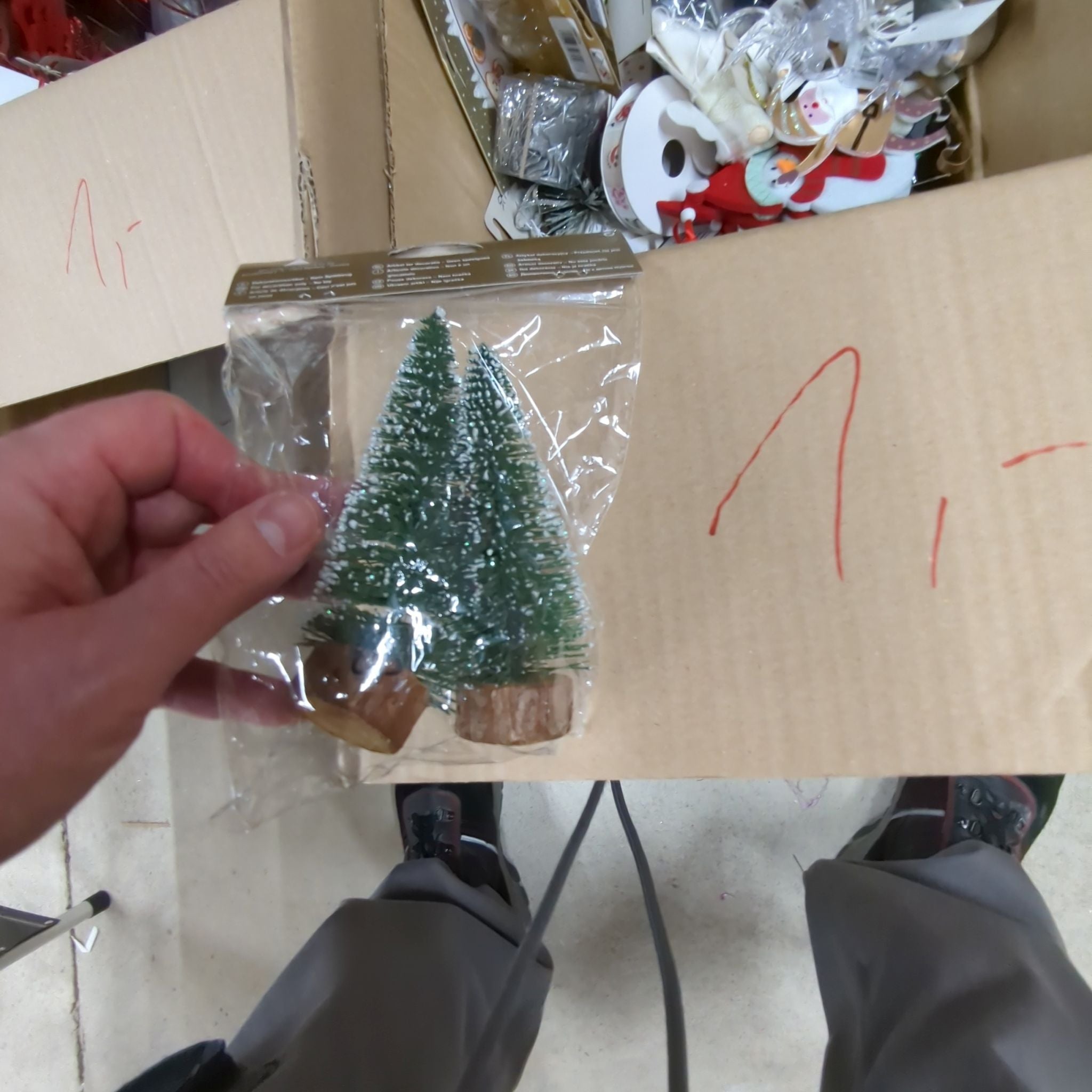 B Ware Weihnachsdeko Mysterybox Mischboxen Set 10 € bis 69 € Sets // Neuware und sehr gute B Ware! bei Retourify e. K.