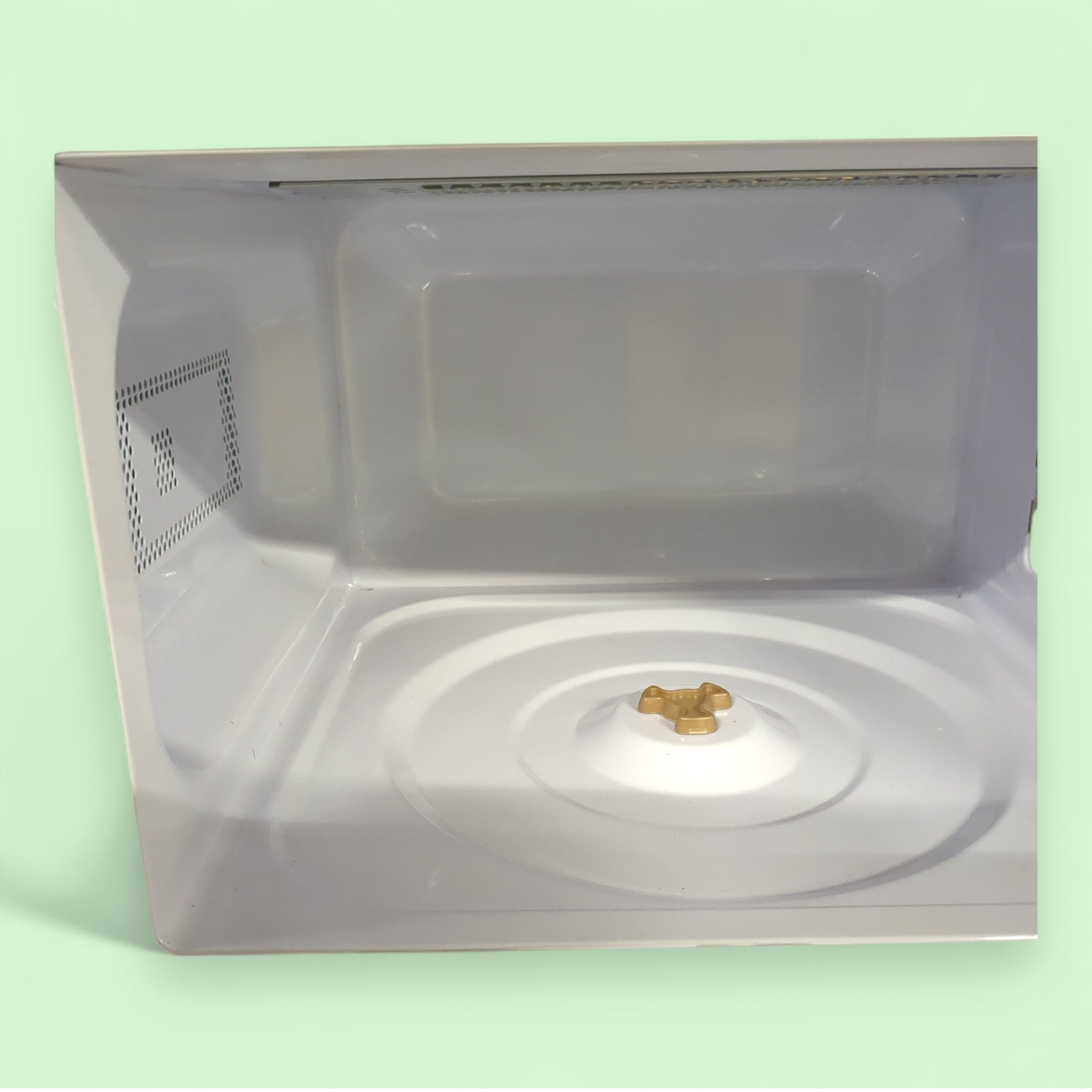 Cecotec Grandheat 3110 Mikrowelle / 700+1000 Watt / 20 Liter // Defekt Teileträger Ersatzteile bei Retourify e. K.