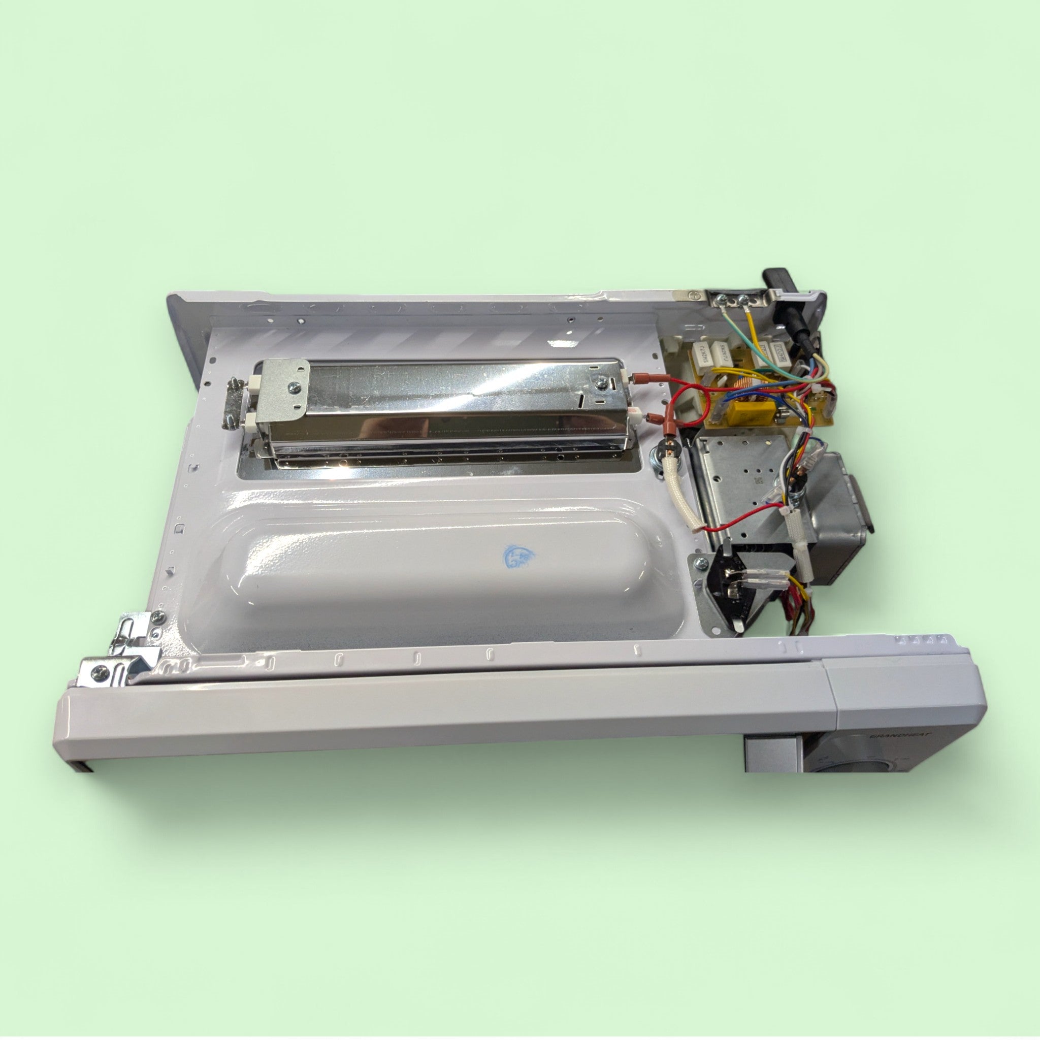 Cecotec Grandheat 3110 Mikrowelle / 700+1000 Watt / 20 Liter // Defekt Teileträger Ersatzteile bei Retourify e. K.