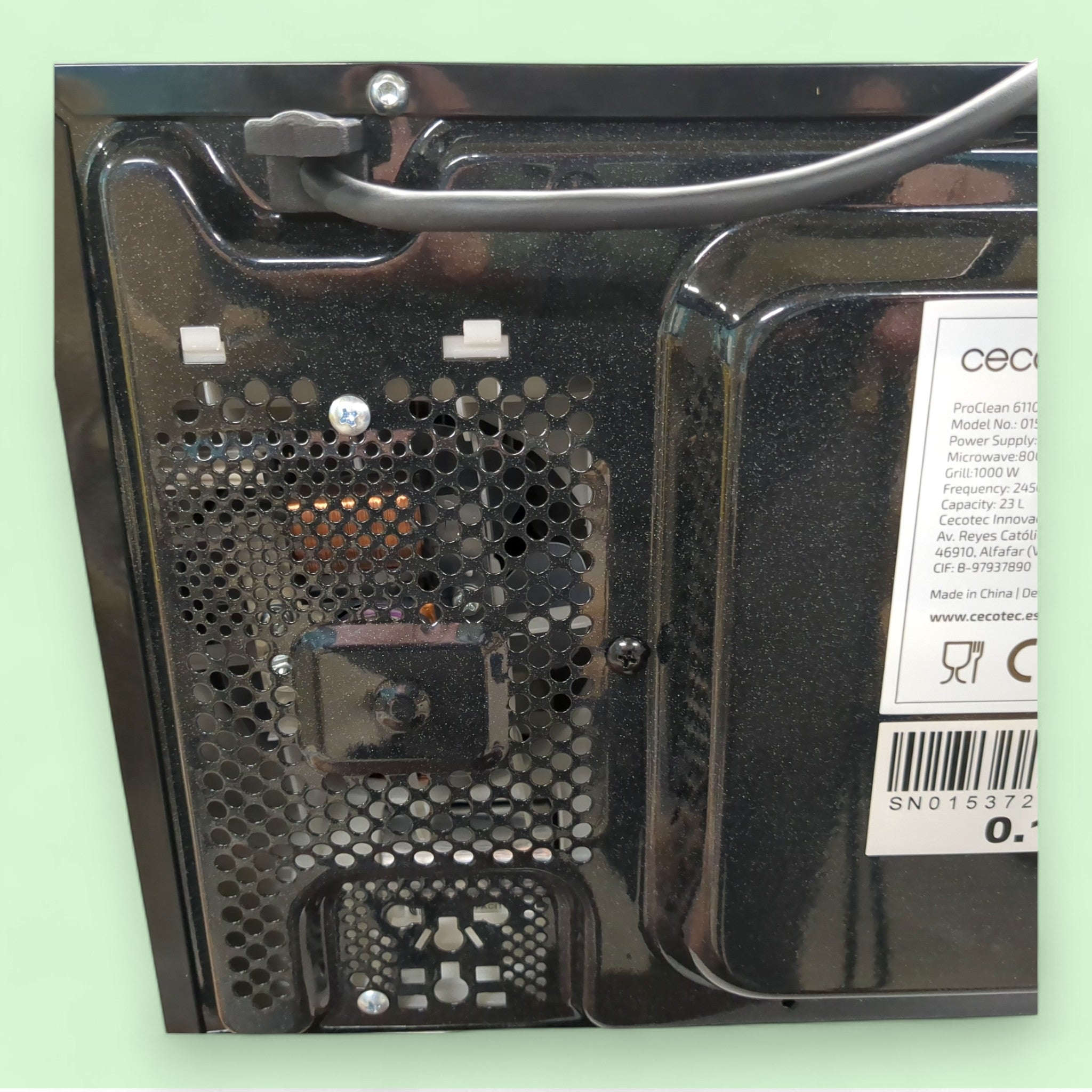Cecotec Proclean 6110 / 800 W Mikrowelle / 1000 W Grill / Defekt Ersatzteile Teileträger für Bastler bei Retourify e. K.
