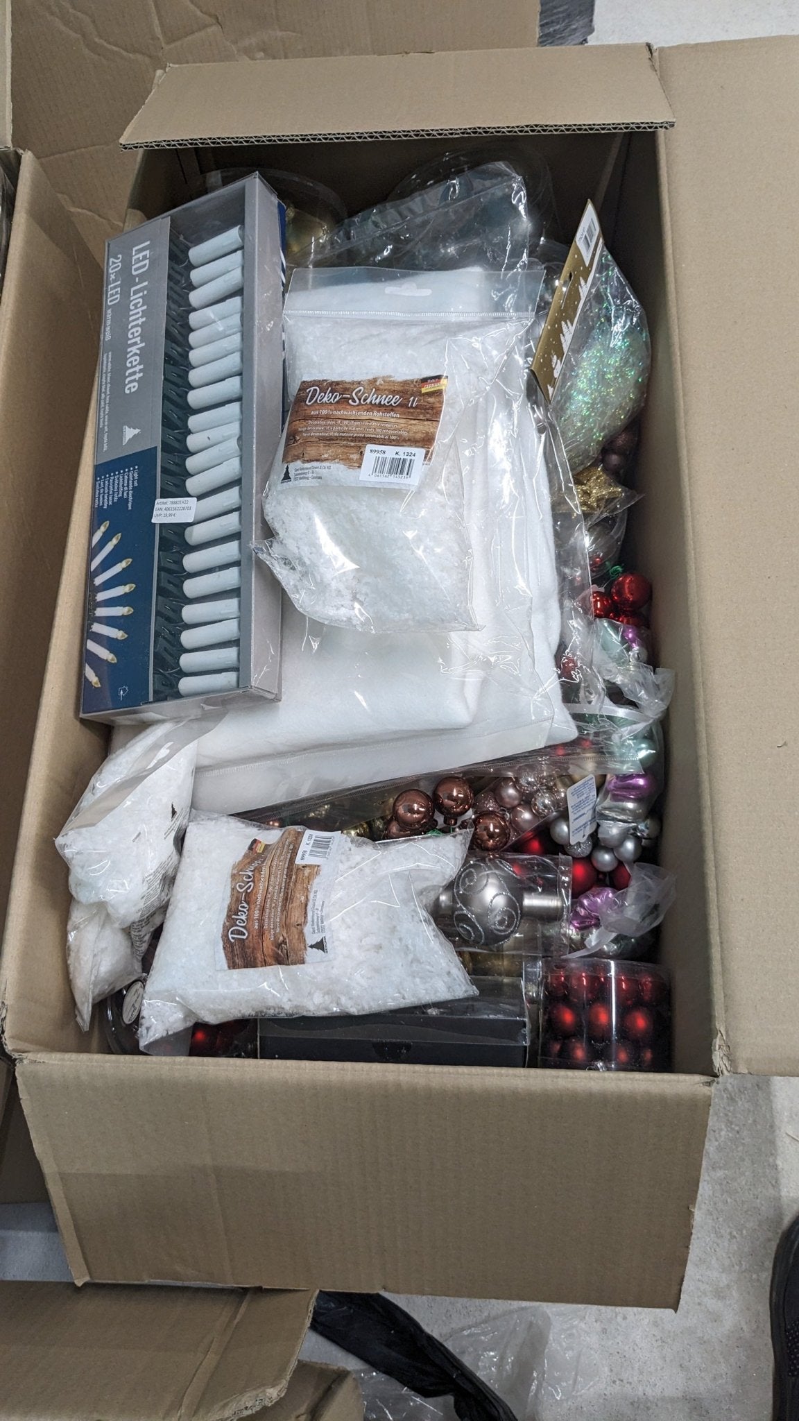 Posten Weihnachtdsekoration / Neuware + B - Ware gemischt gegen Preisvorschlag bei Retourify e. K.