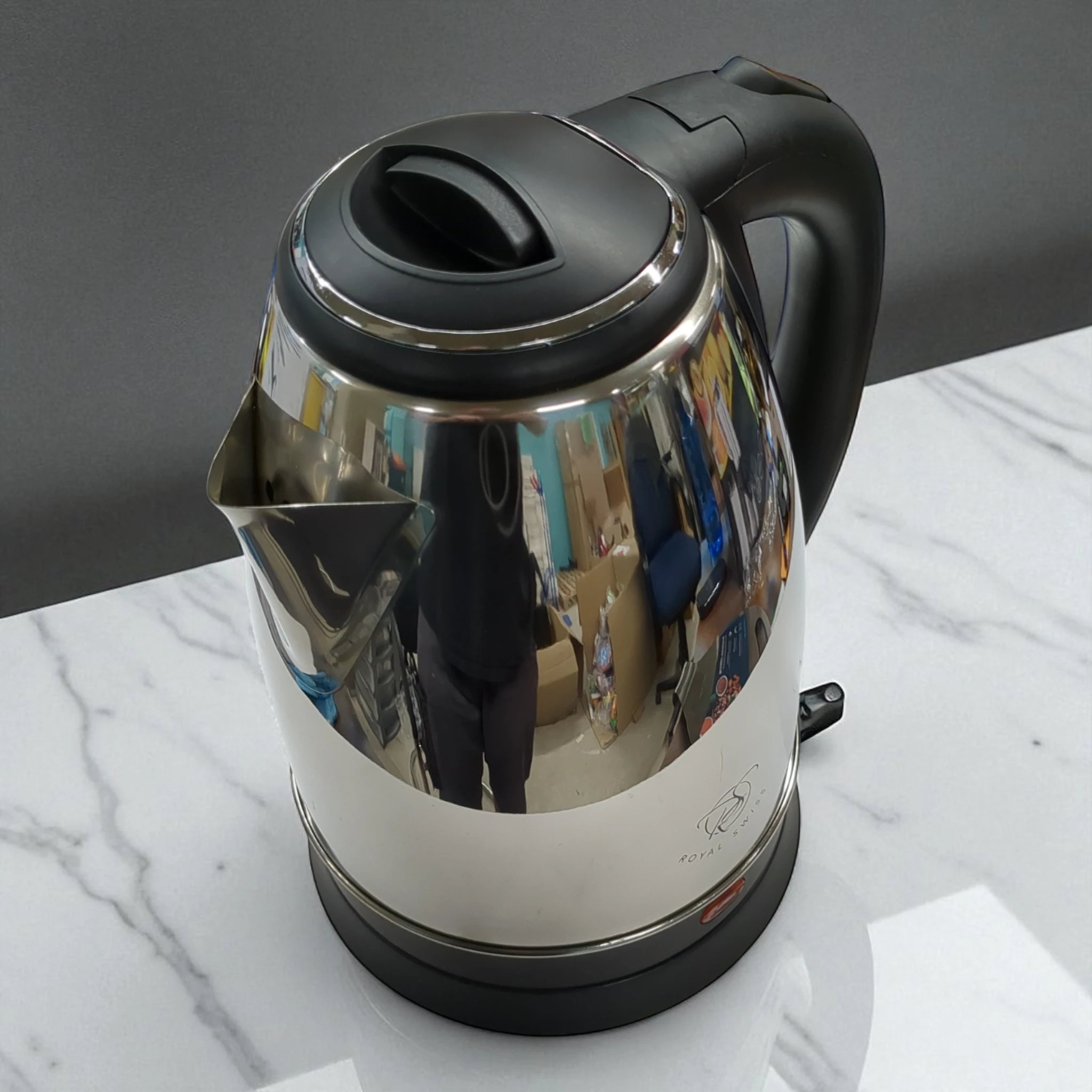 Royal Swiss Elektrischer Wasserkocher ABM - 207 - 1 / in drei Farben verfügbar // Neuware! bei Retourify e. K.