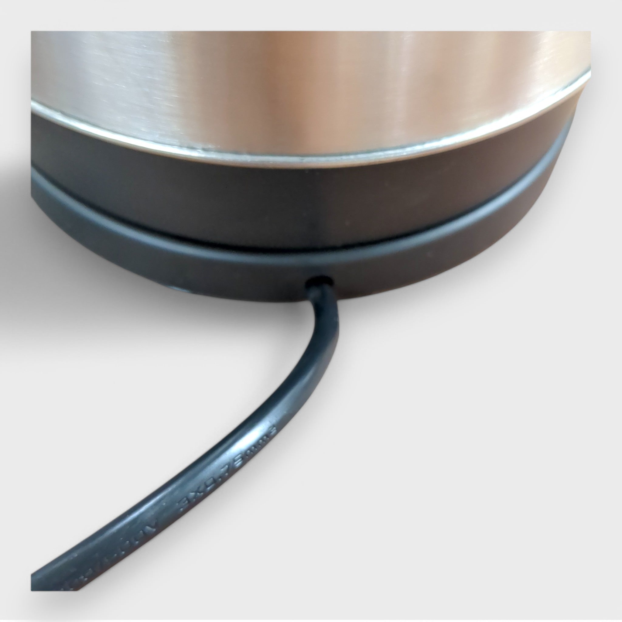 Royalty Line Wasserkocher SSK - 1.7L / 1,8 Liter / 1500 Watt / leicht und kompakt // Neuware bei Retourify e. K.