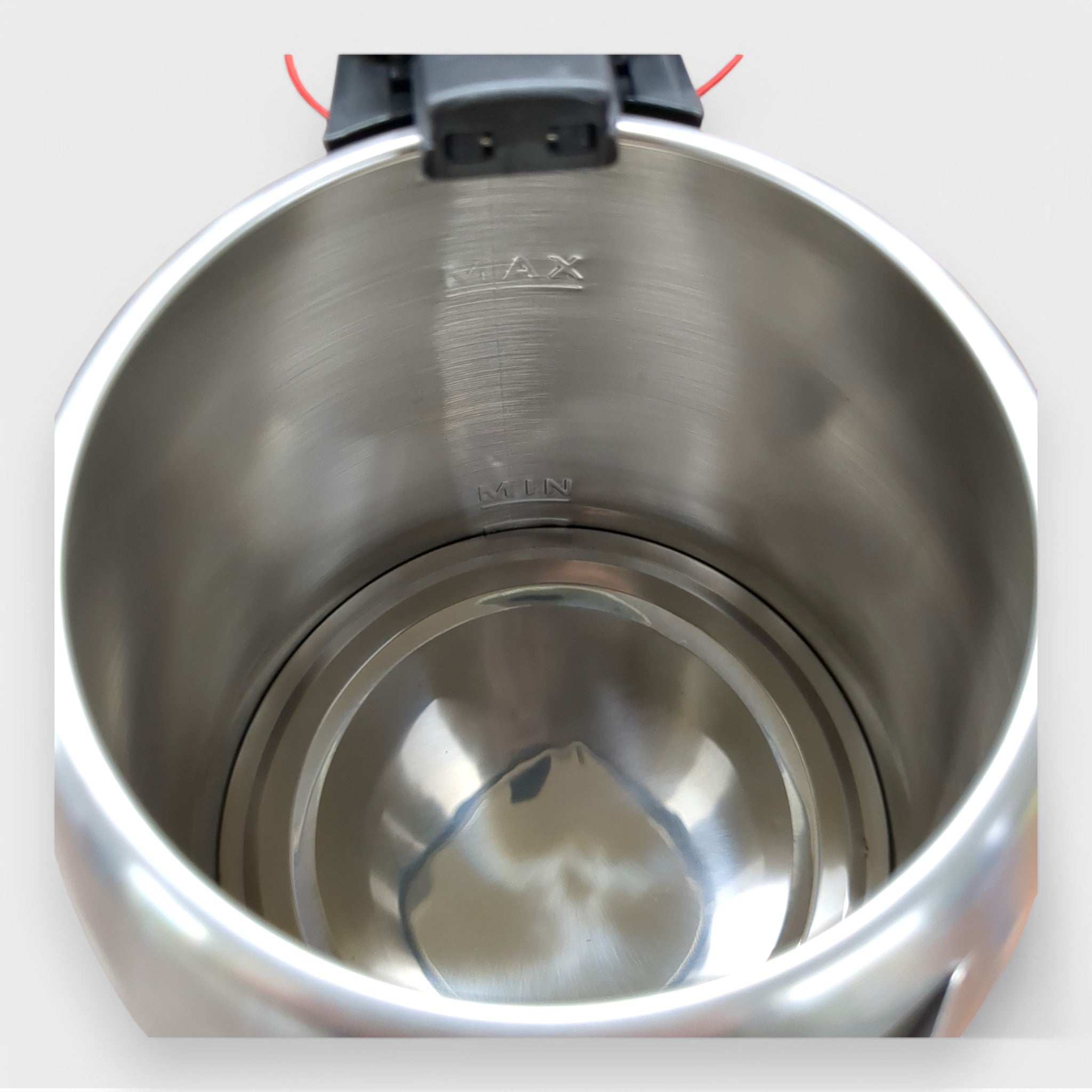 Royalty Line Wasserkocher SSK - 1.7L / 1,8 Liter / 1500 Watt / leicht und kompakt // Neuware bei Retourify e. K.