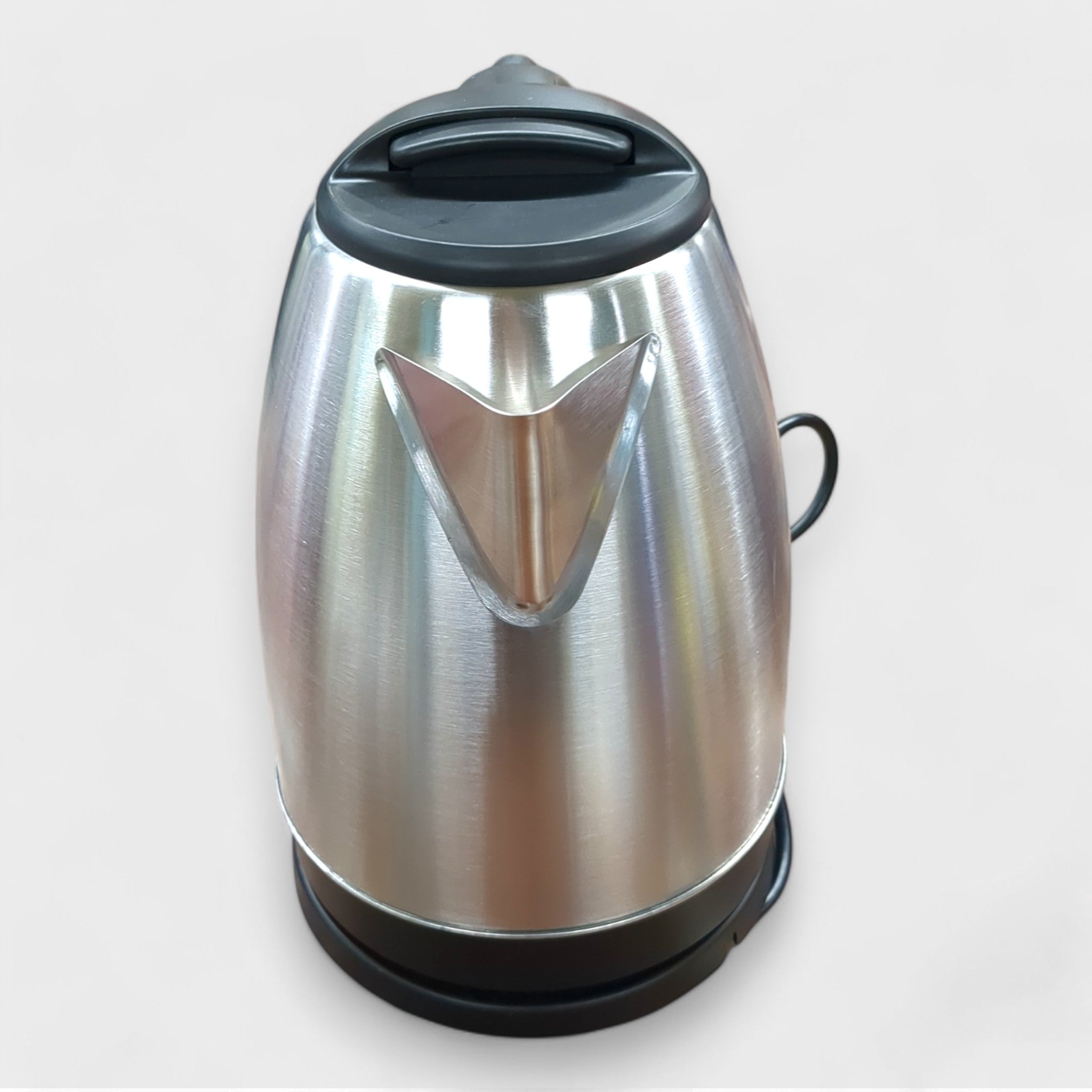 Royalty Line Wasserkocher SSK - 1.7L / 1,8 Liter / 1500 Watt / leicht und kompakt // Neuware bei Retourify e. K.